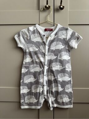 Milkbarn Kids 6-12 Months Hedgehog Print Illustration Shortall Romper Organic